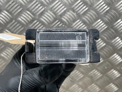 Mitsubishi L200 2.5 DI-D 2006-2021 REAR NUMBER PLATE LAMP MN146839 GENUINE — 第 1/4 张图片