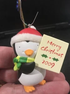 NEU 2009 Hallmark Ornament "ZEICHEN DER ZEIT" (Pinguin) | Exklusives VIP Geschenk - Bild 1 von 5