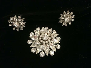 Vintage Large Rhinestone Brooch Pin & Screw-on Earrings - Picture 1 of 6