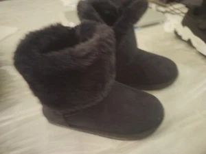 Size 13 girls black faux fur Children’s Boots Patent b - Picture 1 of 2