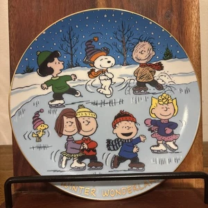 Danbury Mint Peanuts Magical Moments "Winter Wonderland" Plate - Picture 1 of 3