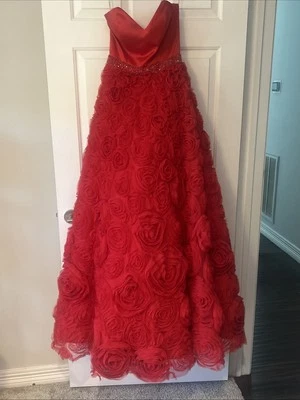 Vestido de baile Sherri Hill Foto 1 de 4