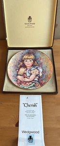 WEDGWOOD - 1980 THE BLOSSOMING OF SUZANNE SERIES 'CHERISH' PLATE (BOXED) - Picture 1 of 5
