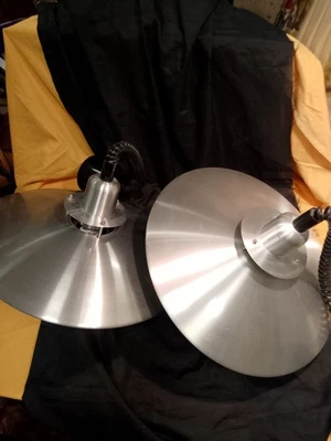 Zwei Design Metall/ Alu Hängelampen Durchmesser Ca 45 Cm/ H 28 Cm Pendelleuchte  - Bild 1 von 4