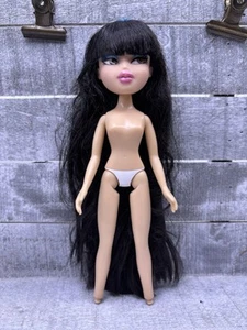 Bratz Liquidation Featherageous Jade Long Hair Bangs 2010 Rare Vintage NUDE - Picture 1 of 3