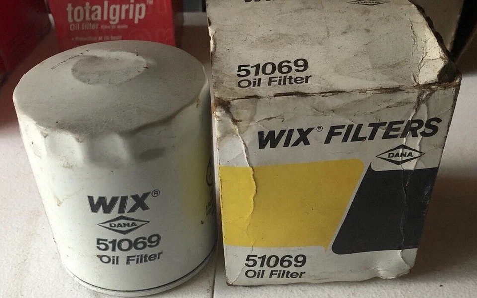 Wix Filter, 51069, OER Fits Buick Cadillac Checker Chevrolet GMC Pontiac  - Image 1 of 1