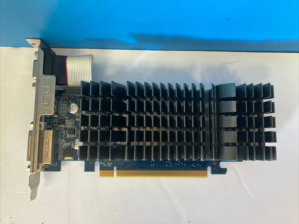 ASUS NVIDIA GEFORCE 210 EN210 SILENT/DI/512MD3/V2(LP) 512MB DDR3 Video Card ~ - Image 1 of 4