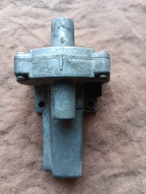 Válvula reguladora de aire auxiliar Bosch OEM 0280140209 Porsche 911 SC (1978-1979) 0280140209 Foto 1 de 4