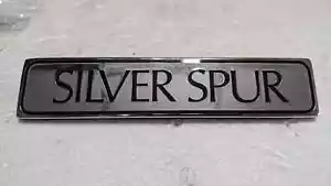 81 to 98 ROLLS ROYCE SILVER SPUR TRUNK BOOT EMBLEM UB40595 - Picture 1 of 3