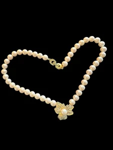 Vintage Richelieu Necklace Faux Pearl Gold Tone Leaf Rhinestone 14" Choker - Picture 1 of 6