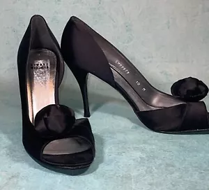Scarpe donna Stuart Weitzman nere raso tacco alto punta aperta con rosette nuove senza scatola taglia 10 - Foto 1 di 14