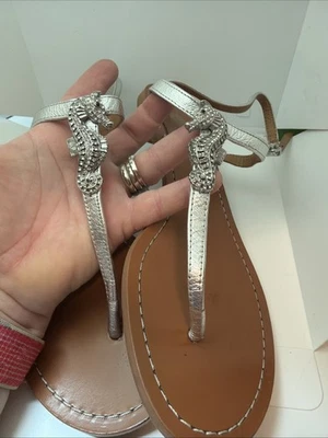 Sandalias de mujer Antonio Melani con correa en T plateadas con metal cristal caballitos de mar 81/2 Foto 1 de 4
