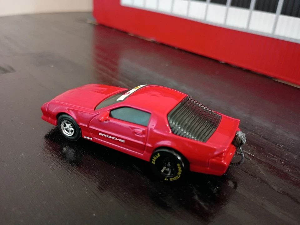 Coche de arrastre personalizado Chevy Camaro Iroc-z marca Maisto 1/64 (leer descripción) Foto 1 de 3