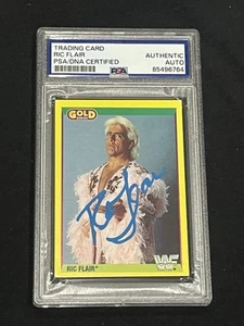 RIC FLAIR 1992 MERLIN GOLD WWF SIGNED AUTOGRAMMKARTE PSA/DNA ZERTIFIZIERT - Bild 1 von 2