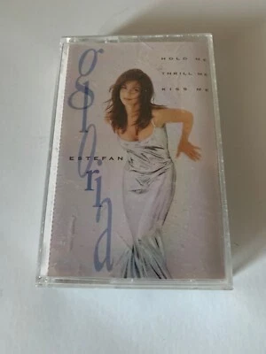 GLORIA ESTEFAN Hold Me, Thrill Me, Kiss Me  CASSETTE US Print 1994 Foto 1 de 3