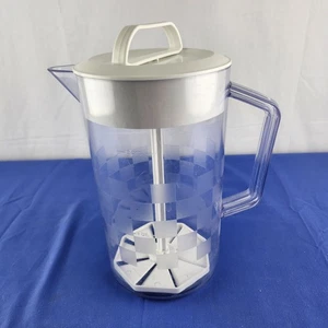 Pampered Chef 2-Quart QUICK-STIR PITCHER - Checkerboard Pattern with White Lid - Picture 1 of 5