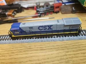Kato 176-308 N Scale C30-7 Locomotive CSX 7012 w/ Micro Trains - Picture 1 of 3