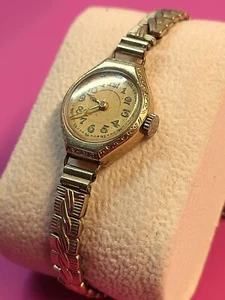 antike Damen-Armbanduhr; Handaufzugswerk; 585 Gold mehrfach gepunzt; Reichskrone - Bild 1 von 10