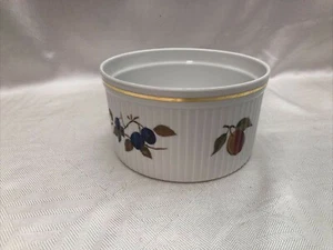 Royal Worcester 7" Souffle Evesham Gold England UK mixed fruit cherry lemon - Picture 1 of 8