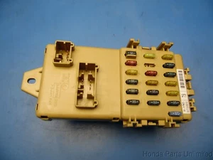 98-02 Subaru Forester OEM caja de fusibles en tablero con fusibles y relés #79 - Imagen 1 de 3