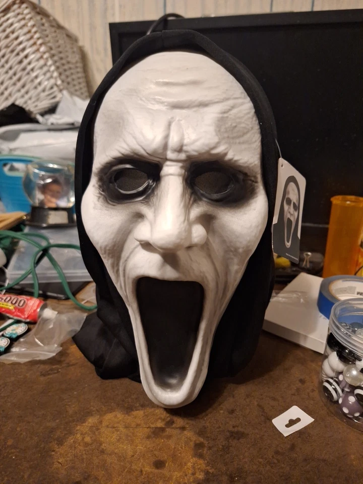 Fun World Silent Screamer Ghost Face PVC Character Costume Mask Scream Ghostface - Image 1 of 3