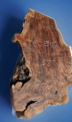 Losa de raíz de tocón de nogal negro Claro, grano súper loco, tocón/injerto de grano largo Foto 1 de 4