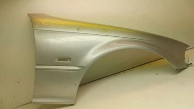 01 02 03 BMW 325CI E46 GUARDABARROS DERECHO PLATEADO Foto 1 de 4