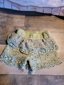 Nannette youth Green shorts Crocheted look - Picture 1 of 4