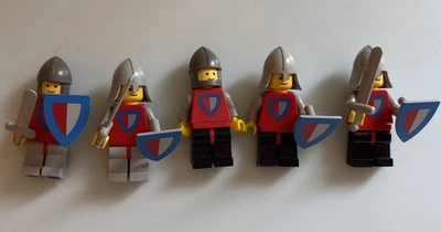 Lego Classic Castle Knight Minifigure Vintage 677 Knights Procession  - Image 1 of 4