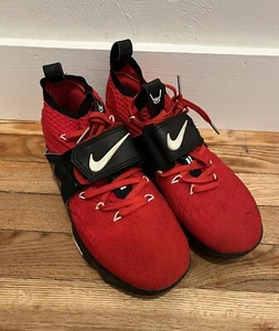 Lebron 15 Diamond Turf Red Mens Size 9.5 Nike Basketball Shoes - Picture 1 of 8