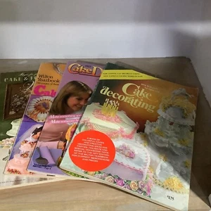 Lot of 4 Vintage Wilton Cake Yearbooks 1970, 1976, 1978, 1983 - Picture 1 of 5