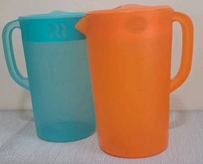 Jarra Rubbermaid de 1 galón 2 qt naranja transparente brillante mandarina verde azulado color aguamarina  Foto 1 de 4