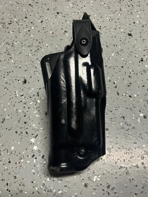 Глянцевая прочная кобура Safariland 6360-832 Glock 17/22 ALS/SLS Lvl 3 с подсветкой для правосторонней стойки - Изображение 1 из 4