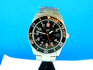 VICTOTINOX SWISS ARMY LANCER 100 BLACK DIAL 39MM STAINLESS MENS WRISTWATCH 1990s