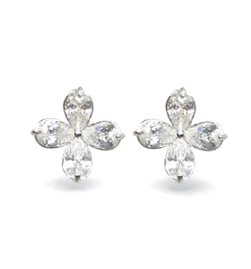 Pretty Flower Swarovski Elements Crystal Earrings 18K White Gold Plated - Picture 1 of 3