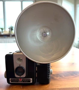 Vintage Kodak Brownie Hawkeye Kamera Kodalite Taschenhalter USA Fotografie - Bild 1 von 6