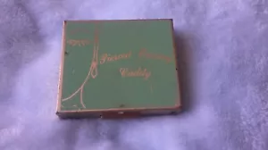 Orecchino Traforato Caddy Vintage, Verde con Rosso Interno, Chiusura a Scatto - Foto 1 di 3
