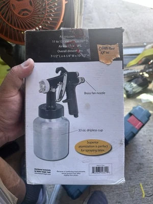 central pneumatic spray gun Heavy Duty Spray Gun - Image 1 of 4