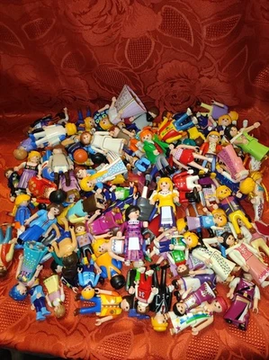 playmobil  lot + de 100 personnages   tbe - Photo 1/3