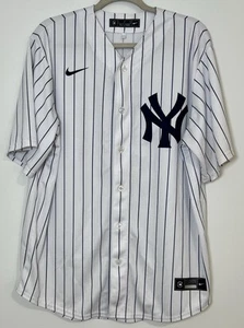 Nike MLB New York Yankees Trikot Herren L Nadelstreifen Knopfleiste weiß " - Bild 1 von 13