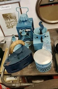 5 Oggetti Del Passato Lampada,Ferro Da Stiro,Porta Candele, Macinino,Porta Sale - Picture 1 of 8