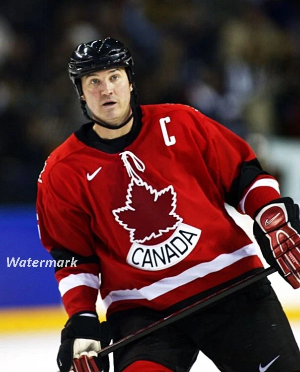 Foto del equipo olímpico de invierno Canadá capitán Mario Lemieux 8 X 10 Foto 1 de 1