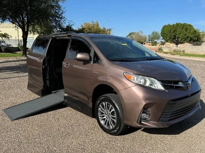 Toyota Sienna XLE 2018 - Imagem 1 de 4