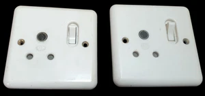 A Pair Of Vintage MK 15A Round Pin 3-Pin Switched Sockets – BS 546 Plug Sockets - Picture 1 of 3