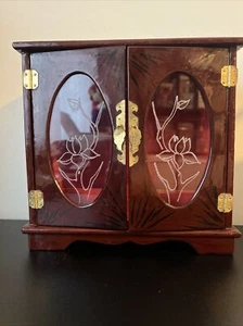 Vintage Laquer Jewelry Box - Picture 1 of 11