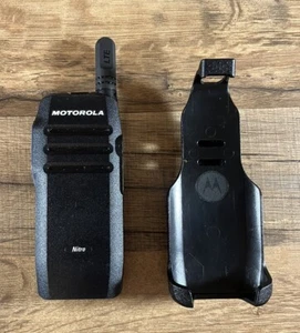 MOTOROLA NITRO SLN 1000 PORTABLE TWO-WAY RADIO - Zdjęcie 1 z 4