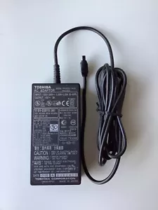 Toshiba Laptop AC Adapter PA3035U-1ACA PAACA002, No power Cord - Picture 1 of 3
