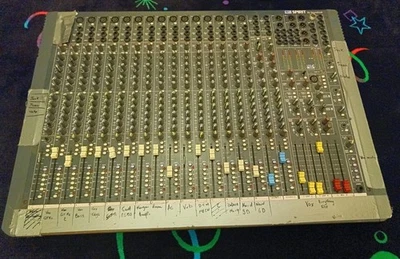 SOUNDCRAFT SPIRIT LIVE 16-4-2 Analogue Mixing Console Desk UNTESTED PROJECT  - Image 1 of 4