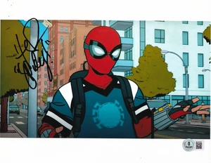 HUDSON THAMES signed (FRIENDLY NEIGHBORHOOD SPIDER-MAN) 8X10 BECKETT BU41016 - Picture 1 of 1