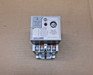 NUOVO ALLEN BRADLEY 700-RTC11110U1 SER A STATO SOLIDO RELÈ DI TEMPORIZZAZIONE TIPO RTC 120V DC - Foto 1 di 4
